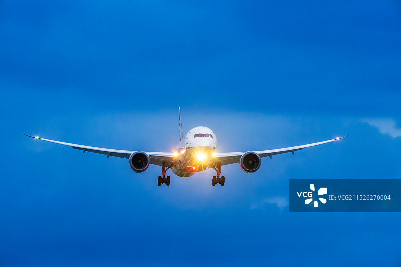 波音787，Boeing 787，宽体客机，双发动机宽体中远程客机，大阪国际空港，伊丹空港，夜景图片素材