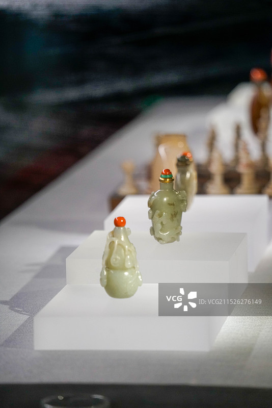 呼伦贝尔博物馆馆藏清代玉鼻烟壶图片素材