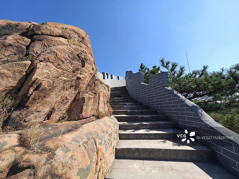 秋天寒露节气，临沂天马岛景区，金盆顶，承露台，小长城图片素材