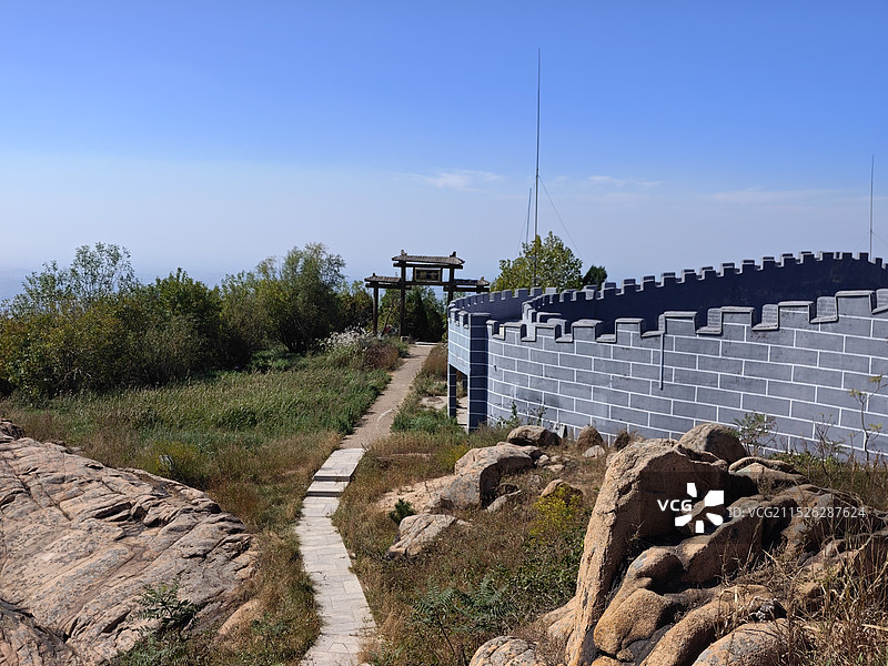 秋天寒露节气，临沂天马岛景区，金盆顶，承露台，小长城图片素材