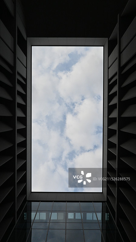 图书馆天井 坐井观天图片素材