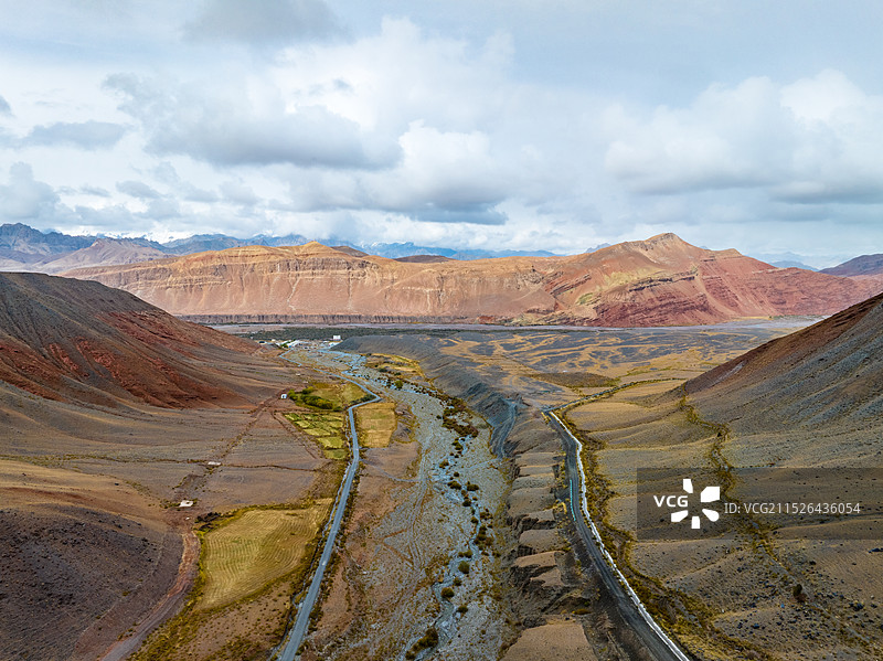 航拍新疆维吾尔自治区克孜勒苏柯尔克孜自治州乌恰县吉根乡秘境风景区图片素材