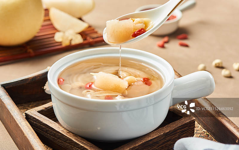 中餐药膳传统甜点小吃 冰糖炖雪梨图片素材