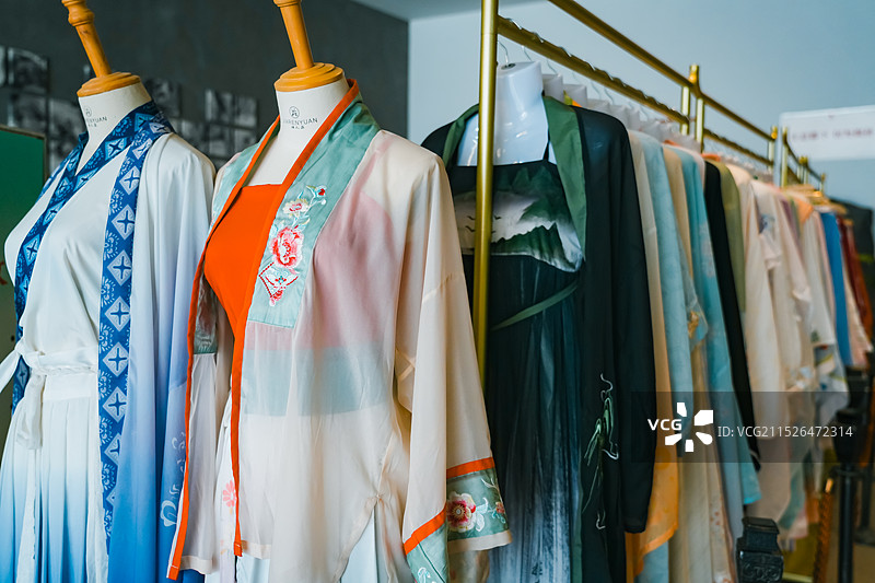 汉服 古装 山东省济宁市曲阜尼山圣境景区换装旅拍馆图片素材