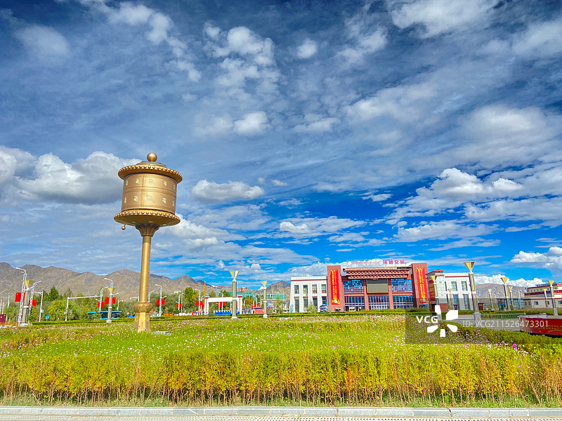 日喀则站前广场图片素材