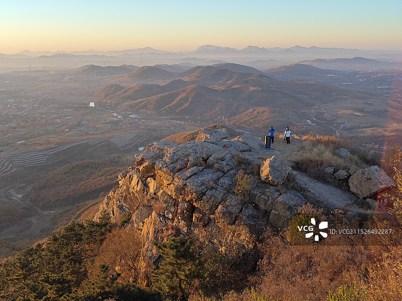 冬天小雪节气，莒县屋楼崮山顶看日出图片素材