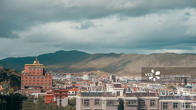 俯瞰香格里拉独克宗古城图片素材