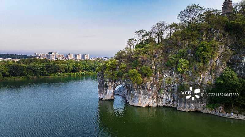 桂林象鼻山与普贤塔图片素材
