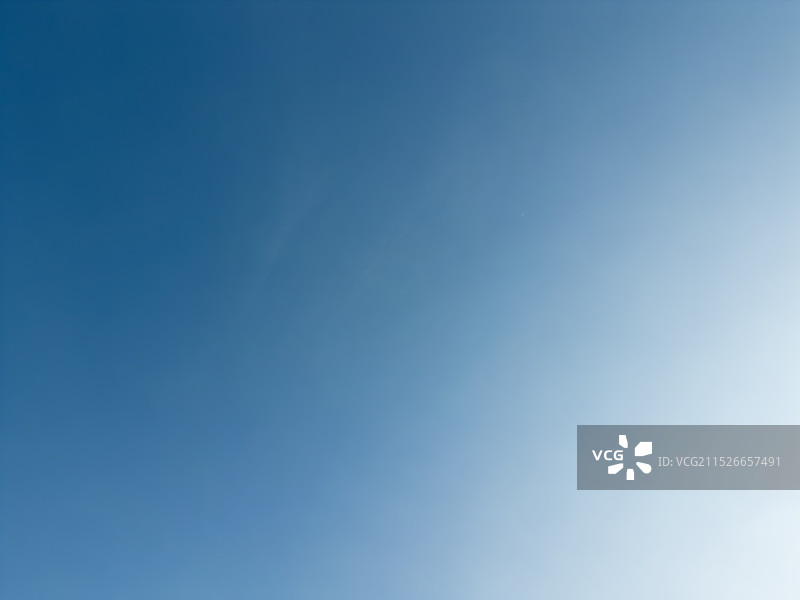 航拍纯净的天空图片素材