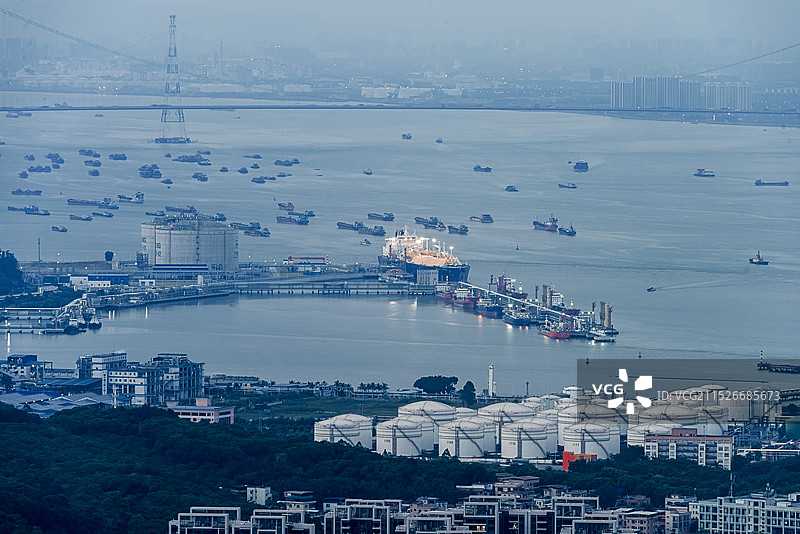 广州南沙夜景  小虎岛液化气码头图片素材