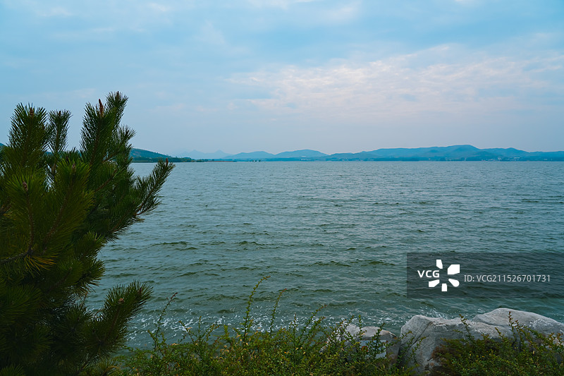 圣水湖 孔子湖 尼山水库 山东省济宁市曲阜尼山圣境图片素材