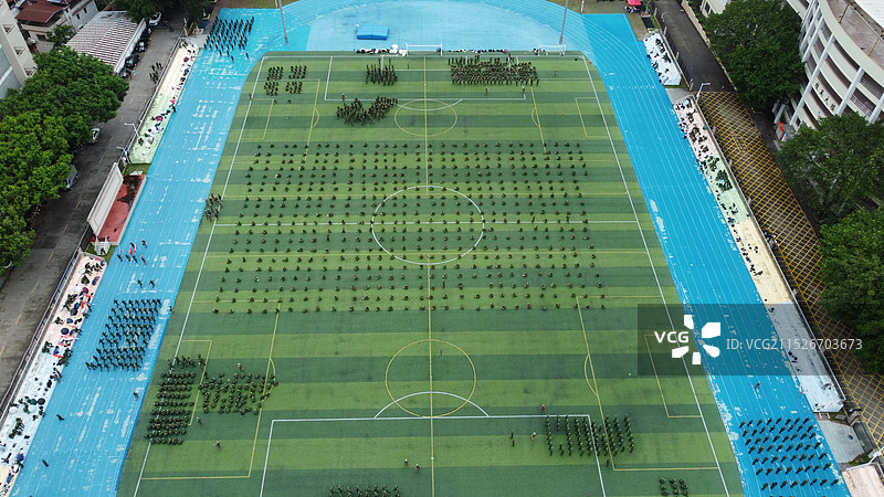 嘉应学院江北校区学生操场军训排练航拍图片素材