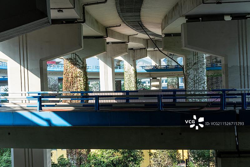 城市立交桥下的视角图片素材