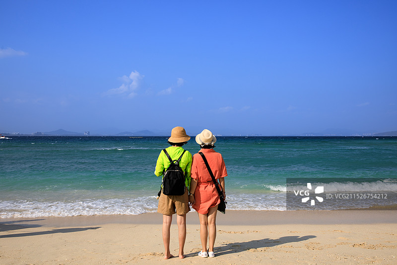 海边游客图片素材