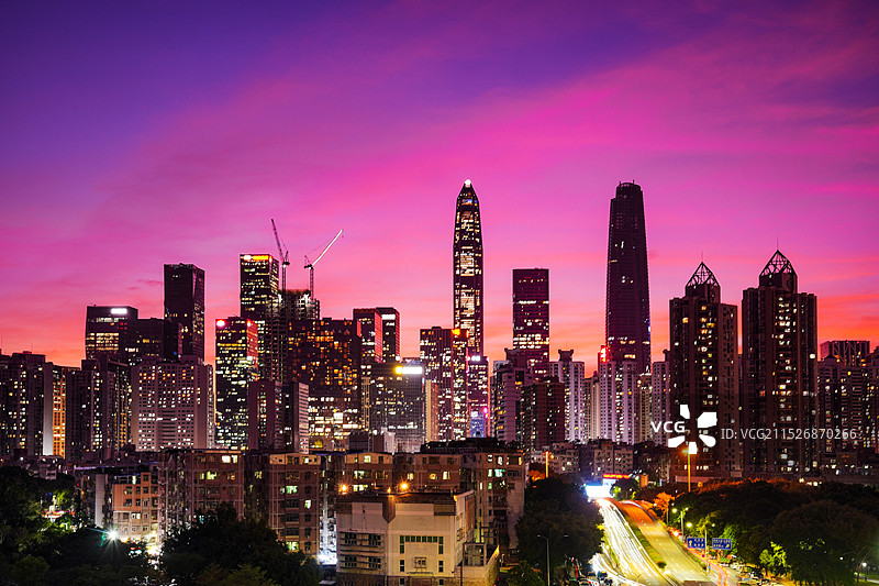 晚霞映红了深圳福田中心区图片素材