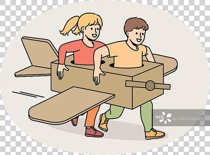 孩子们在纸制手工飞机里玩耍图片素材