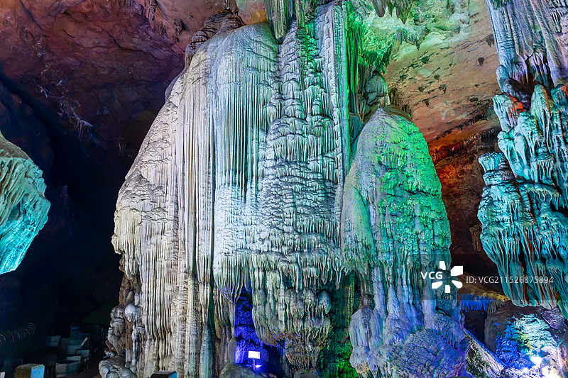 桂林阳朔银子岩溶洞图片素材