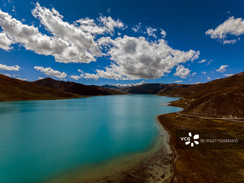 羊卓雍错图片素材