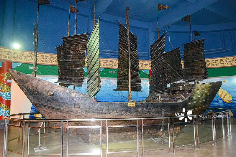 仿古复原古船图片素材