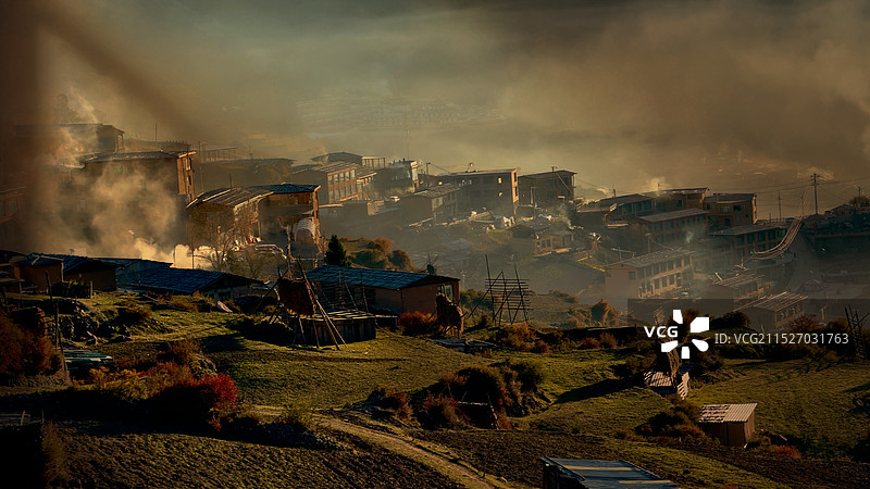 扎尕那-晨光下，仙气笼罩的地方系列之三图片素材