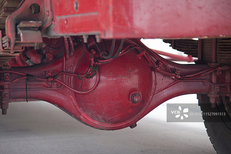 卡车上的差速齿轮图片素材