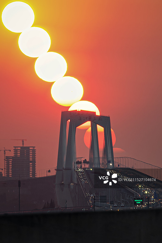 芜湖长江三桥悬日图片素材
