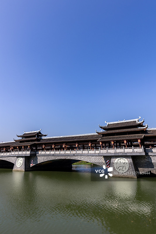 常德仿古历史建筑风雨廊桥七里桥图片素材