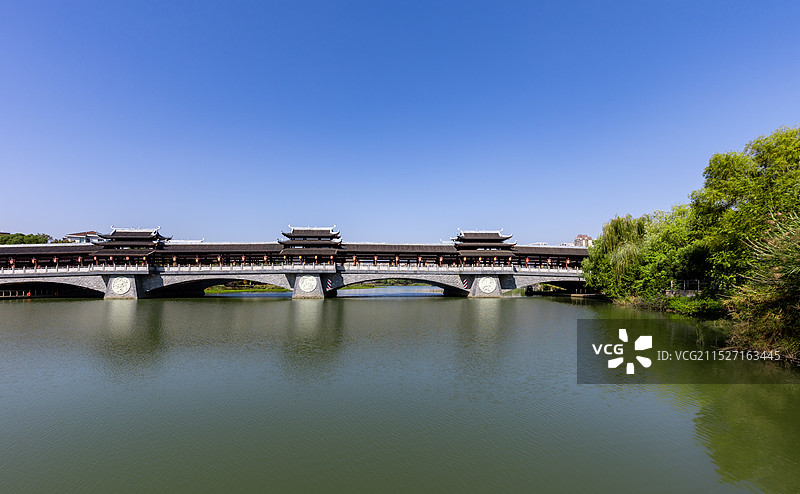 常德仿古历史建筑风雨廊桥七里桥图片素材