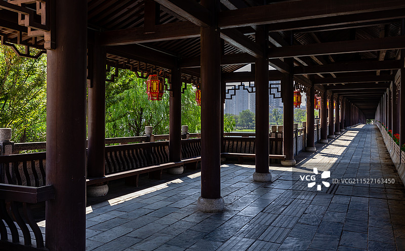 常德仿古历史建筑风雨廊桥七里桥图片素材