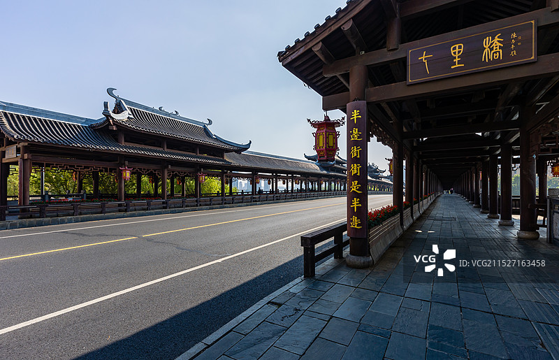 常德仿古历史建筑风雨廊桥七里桥图片素材