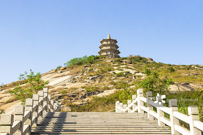 福建泉州石狮宝盖山姑嫂塔风光 石狮姑嫂塔 关锁塔 福建石狮关锁塔 姑嫂塔图片素材
