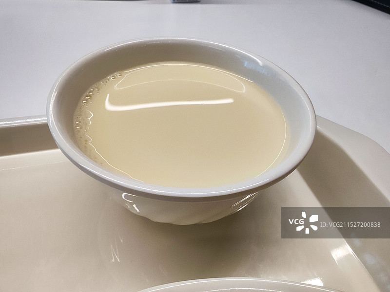 早餐喝的新鲜现磨豆浆图片素材