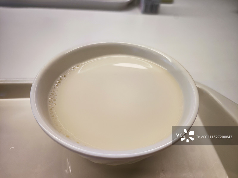 早餐喝的新鲜现磨豆浆图片素材