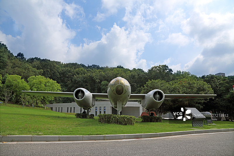 南京国防园内的展览轰炸机图片素材