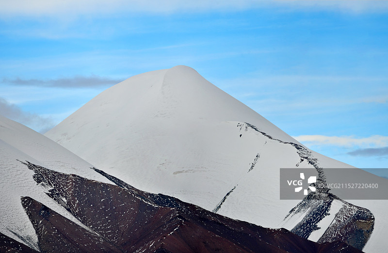 青海省昆仑山世界地质公园昆仑山脉主峰玉珠峰图片素材