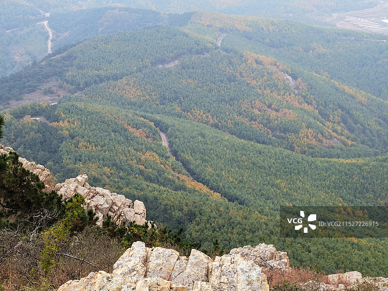 秋天霜降时节，莒县屋楼崮山顶的秋色图片素材