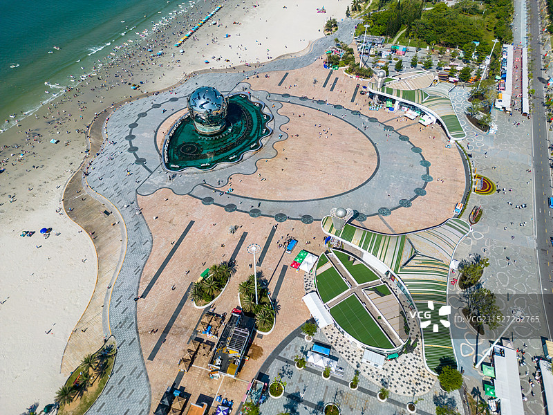 北海银滩海滩公园钢雕塑“潮”，广西北海市图片素材