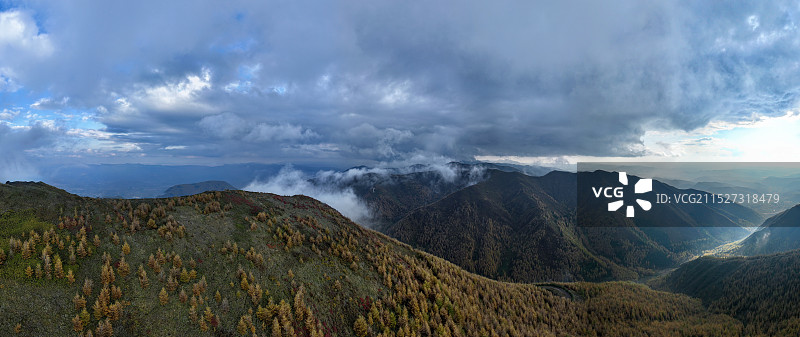 红军长征翻过的宁夏固原六盘山 景色优美图片素材