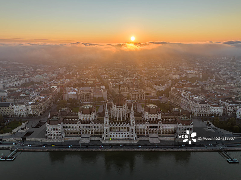 多瑙河畔的夜明珠—布达佩斯图片素材
