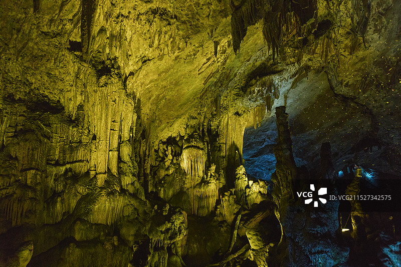 瑶琳仙境位于浙江省杭州市桐庐县,主要景观:狮象迎宾,银河飞瀑,玉柱擎天.三十三重天等.图片素材