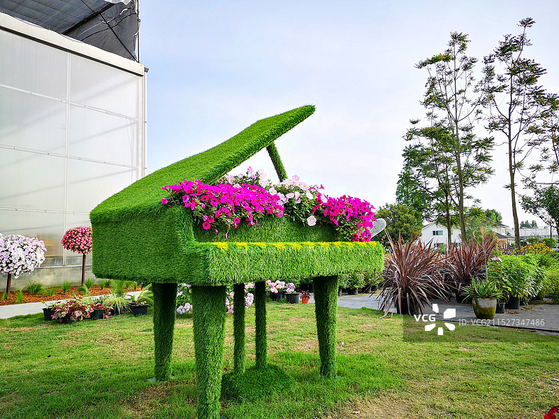 钢琴雕塑图片素材