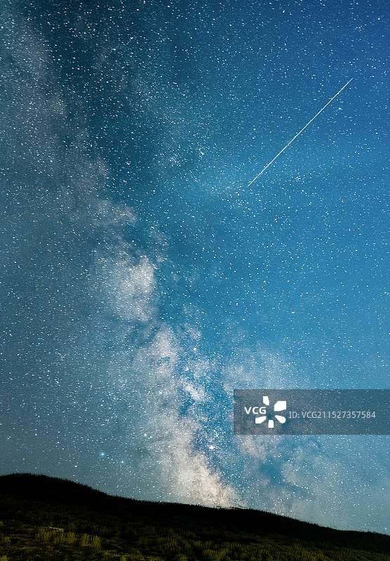 银河与流星图片素材
