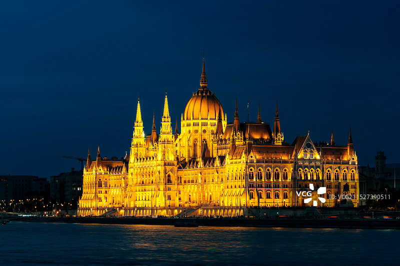 匈牙利布达佩斯国会大厦渔人堡图片素材