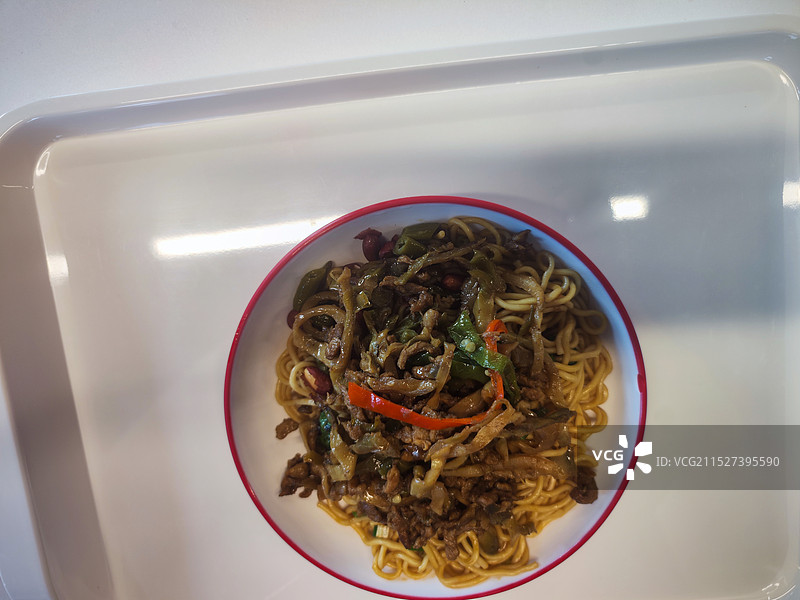 榨菜肉丝干挑面图片素材