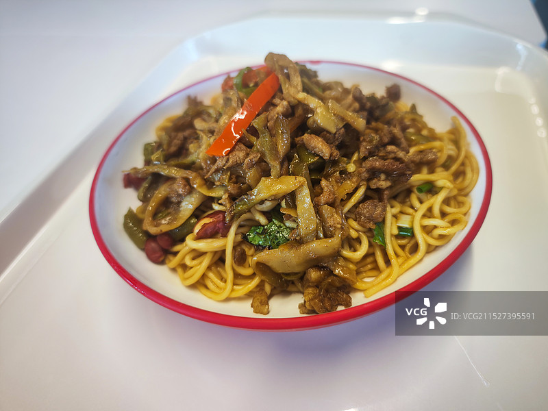 榨菜肉丝干挑面图片素材