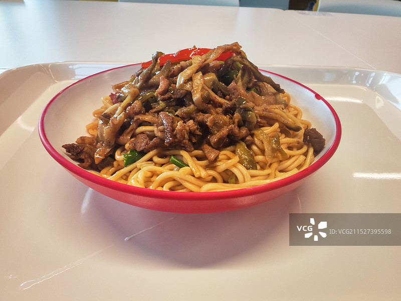 榨菜肉丝干挑面图片素材