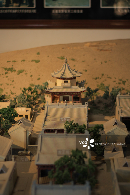 月牙泉古建筑模型沙盘特写图片素材