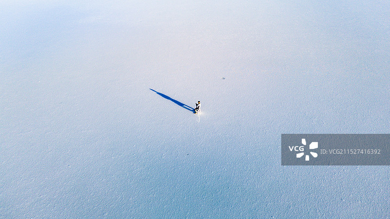 玻利维亚 乌尤尼盐沼 天空之镜图片素材