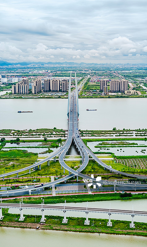 中国广东省广州市南沙区红莲大桥图片素材