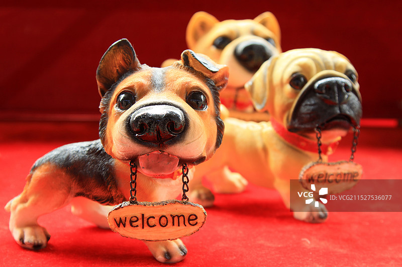 小狗造型的工艺品图片素材